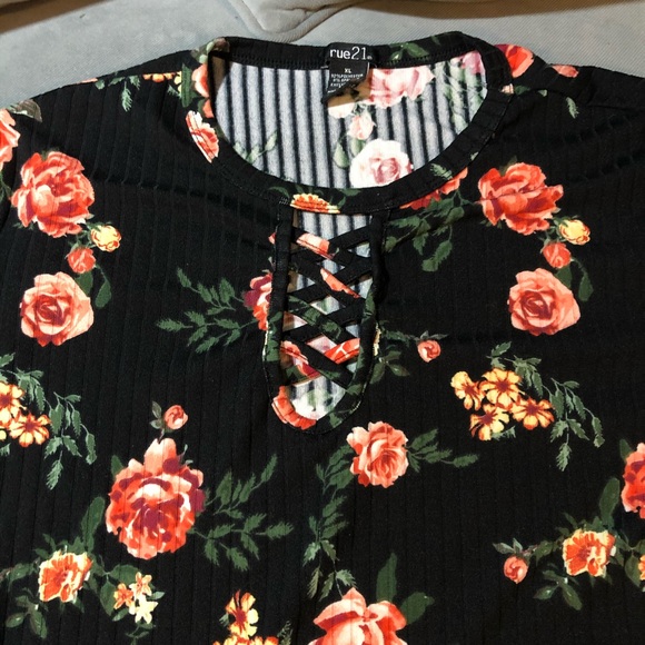 Rose Top - Picture 5 of 5